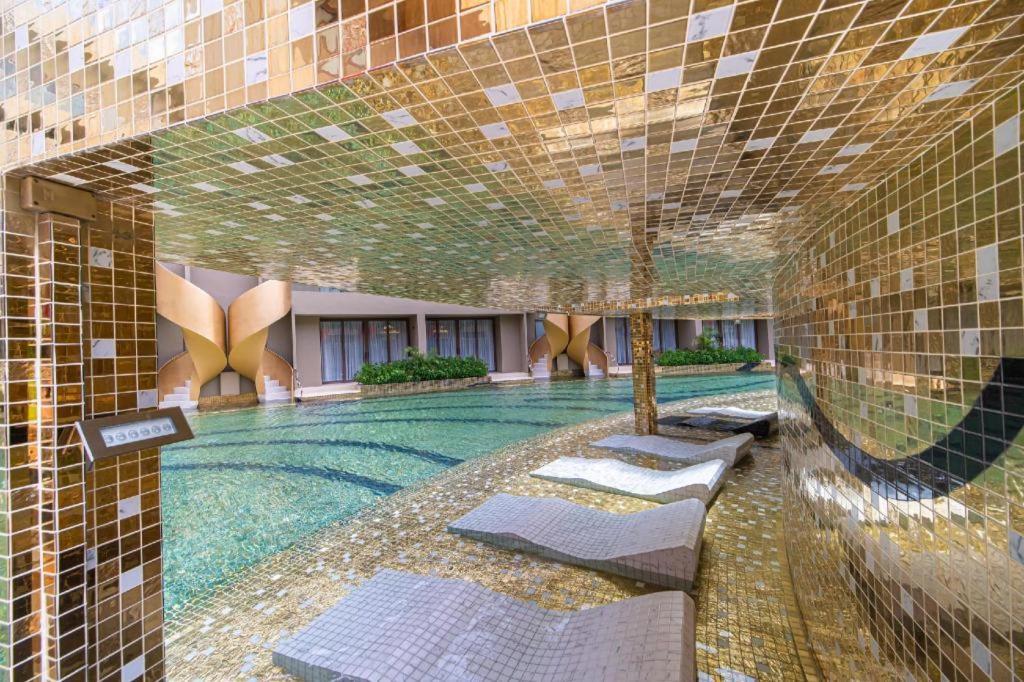 Metadee Elite Hotell Kata Beach  Exteriör bild