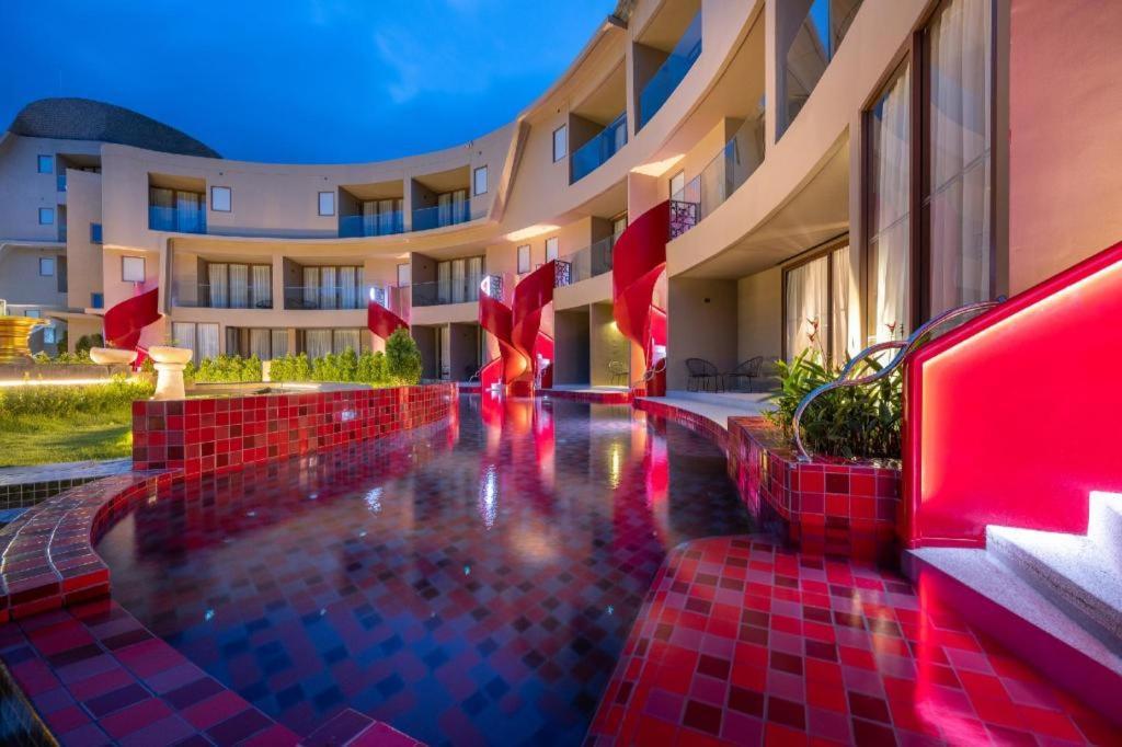 Metadee Elite Hotell Kata Beach  Exteriör bild