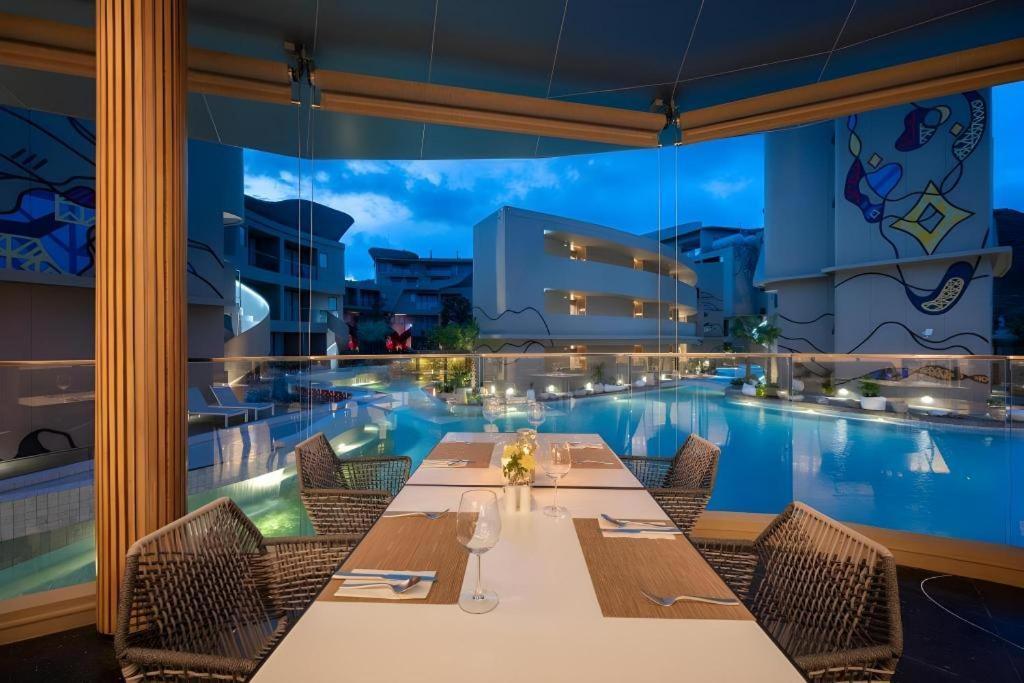 Metadee Elite Hotell Kata Beach  Exteriör bild